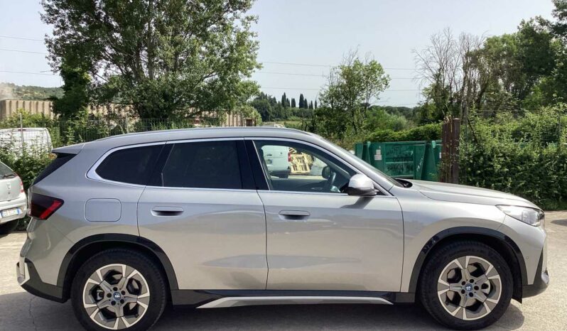 
								BMW iX1 (U11) xDrive 30 xLine full									