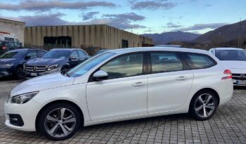 
										Peugeot 308 full									