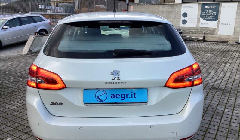 
								Peugeot 308 full									