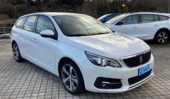 
										Peugeot 308 full									