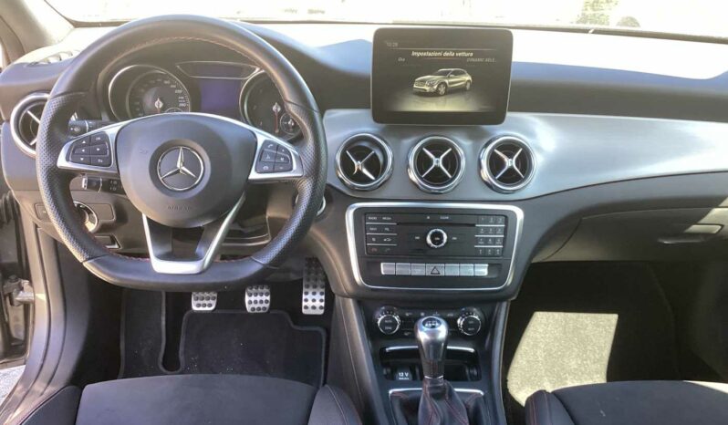 
								Mercedes-Benz GLA (X156) 200 d Sport full									