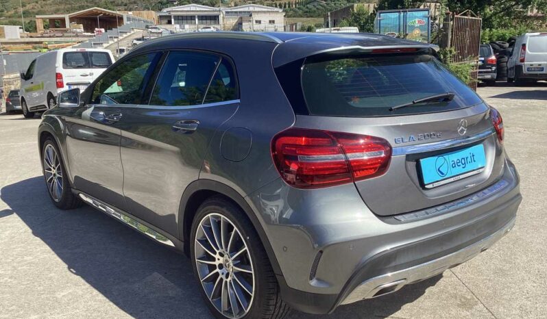 
								Mercedes-Benz GLA (X156) 200 d Sport full									