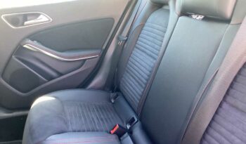 
										Mercedes-Benz GLA (X156) 200 d Sport full									