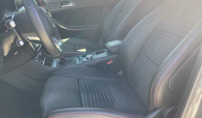 
								Mercedes-Benz GLA (X156) 200 d Sport full									