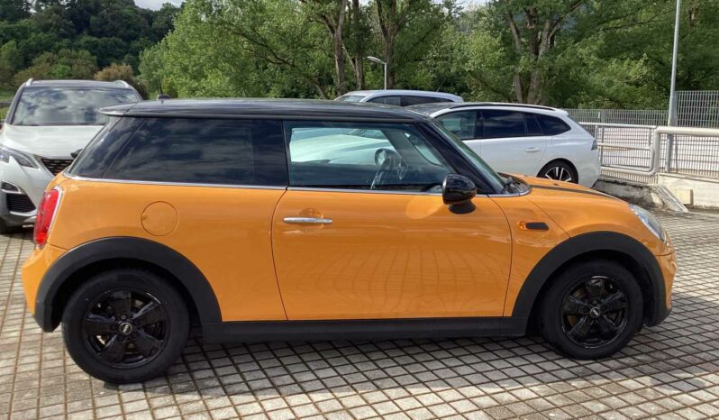 
								MINI 4ª serie (F56) Mini 1.5 Cooper D full									