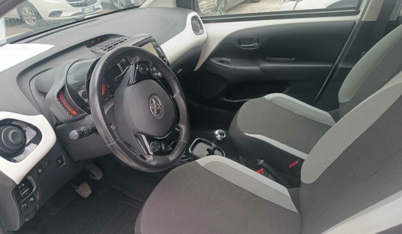 
								Toyota Aygo 2ª serie 1.0 VVT-i 69 CV 3 porte x-play MMT full									