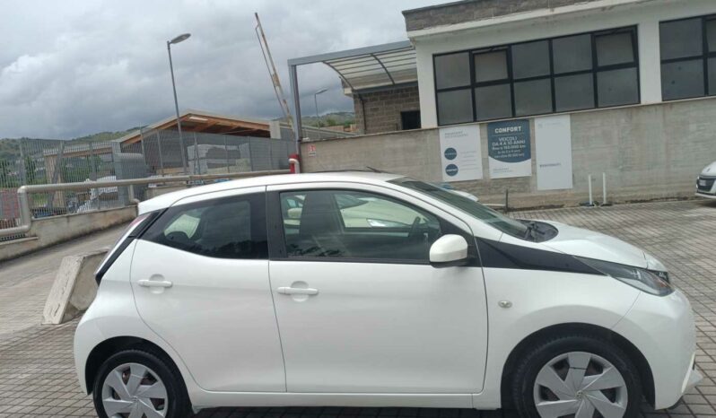 
								Toyota Aygo 2ª serie 1.0 VVT-i 69 CV 3 porte x-play MMT full									